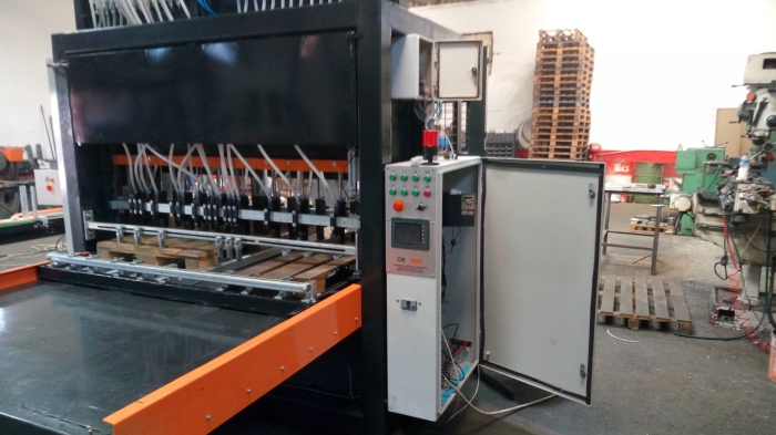 Otomatik (PLC) Palet Tek Çakım Makinesi